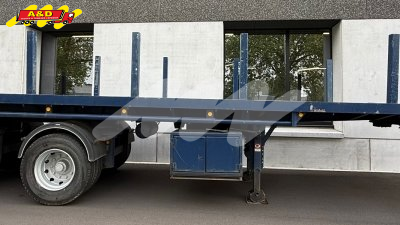 Plateau-oplegger uitschuifbaar en stuuras