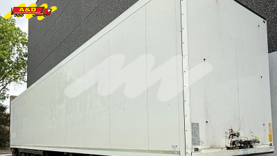 Box-oplegger met stuuras en liftas