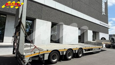Tweedehands dieplader met 3 stuurassen