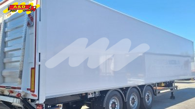 Box-oplegger met volle laadbrug en batterijen - Nieuw in stock