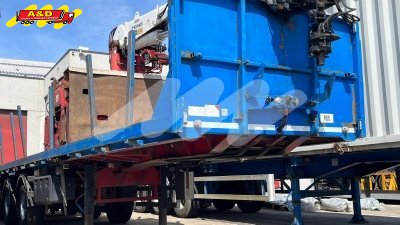 Floor uitschuifbaar met stuurassen en 28 ton meter kraan.