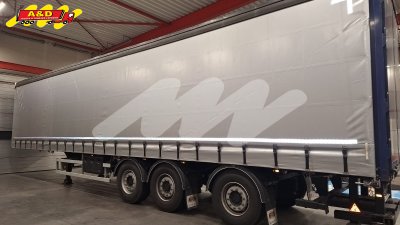 Uniek als nieuwe combinatie oplegger met stuuras liftas full option 18000 km met Moffet vierweg M5 en 53 werkuren.
