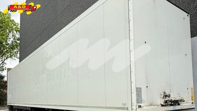 Box-oplegger met stuuras en liftas