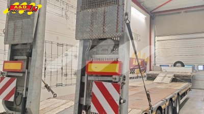 Dieplader met 3 gestuurde assen - Als nieuw - Direct leverbaar