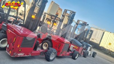 Lot tweedehands meeneemheftrucks