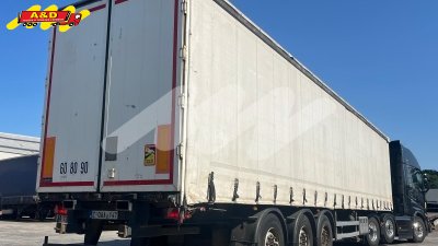 Oplegger met meeneemheftruck aansluiting en naloopas