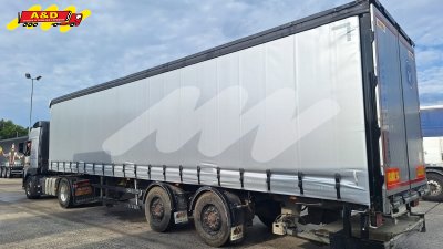 City-trailer met stuuras